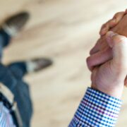 Dlaczego warto tworzyć kulturę zaufania w swojej firmie? 7 sprawdzonych strategii.